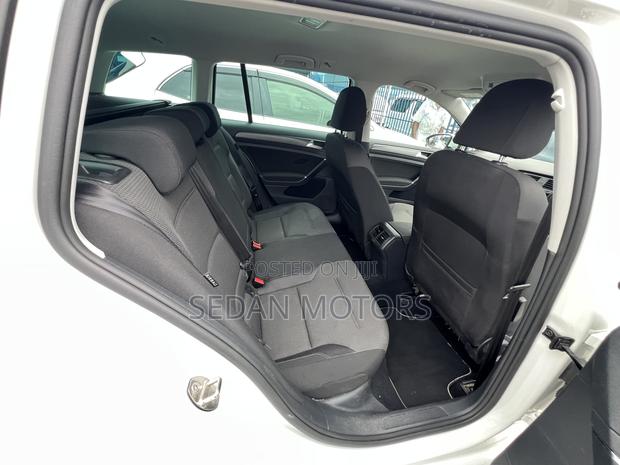 Volkswagen Golf 2019 White