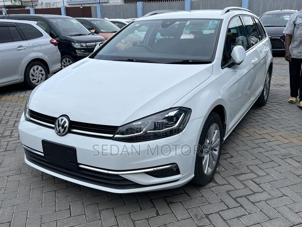 Volkswagen Golf 2019 White