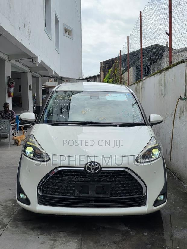 Toyota Sienta 1.5 FWD 2019 White
