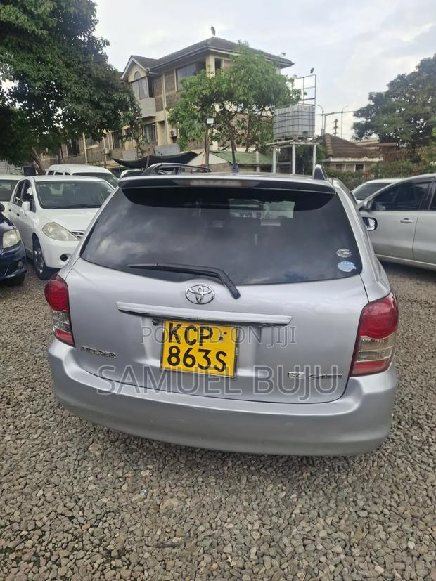Toyota Corolla Fielder 1.5 Petrol FWD 2011 Silver