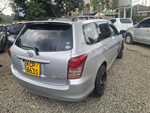 Toyota Corolla Fielder 1.5 Petrol FWD 2011 Silver