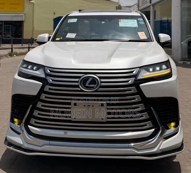Lexus LX 2023 White