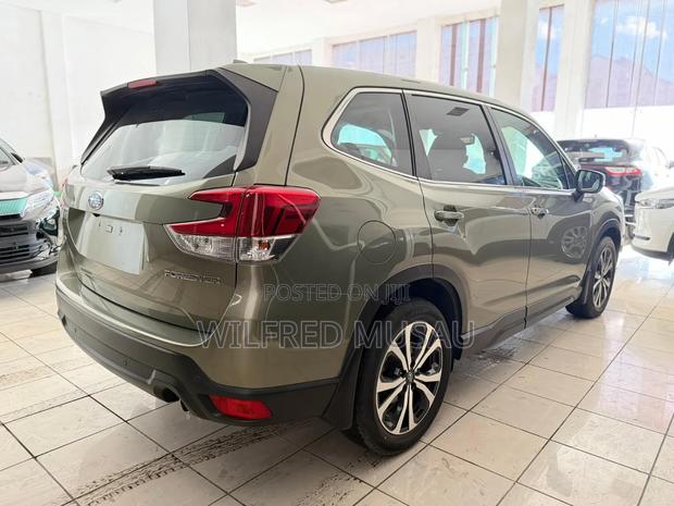 Subaru Forester 2019 Gray
