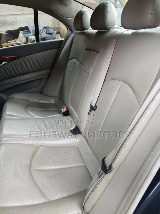Mercedes-Benz E200 2002 Blue