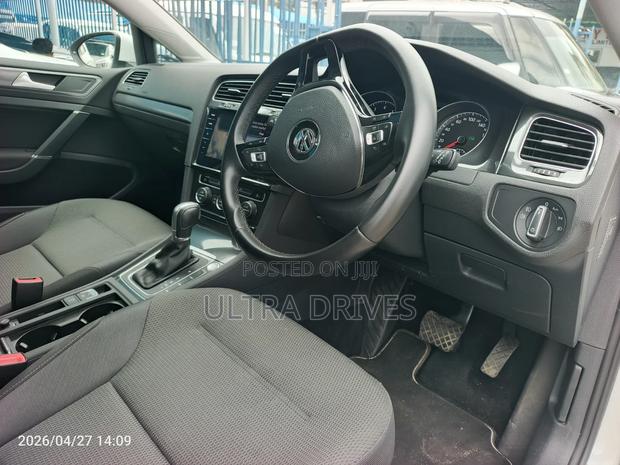 Volkswagen Golf 2019 White