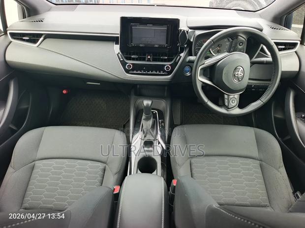 Toyota Corolla Hybrid 2026 White