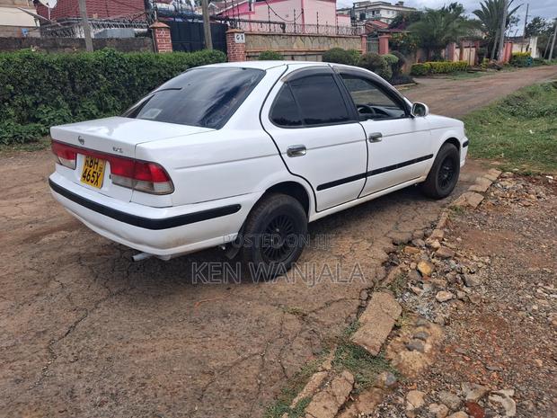 Nissan FB15 2004 White