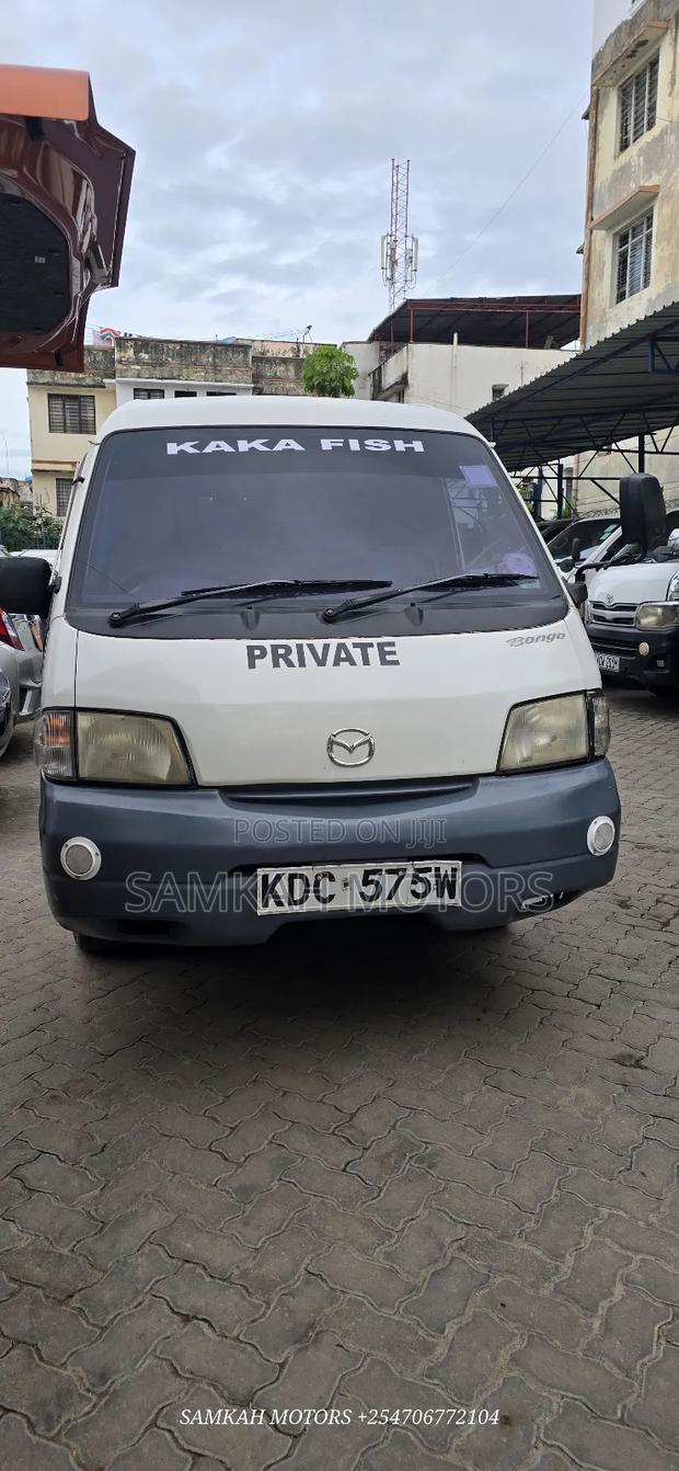 Mazda B-series 2014 White