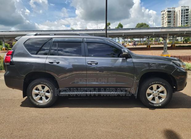 Toyota Land Cruiser Prado 2009 Gray