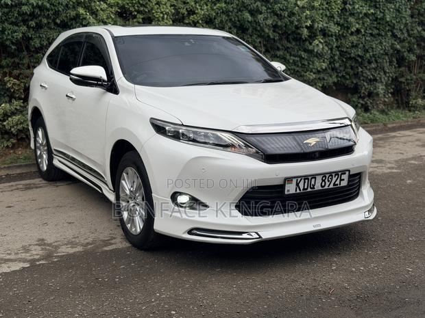 Toyota Harrier 2.0 2017 White