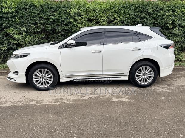 Toyota Harrier 2.0 2017 White