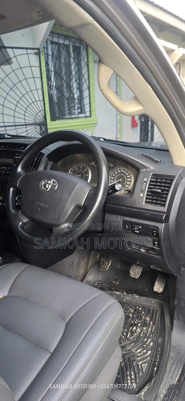 Toyota Land Cruiser 2012 Gold