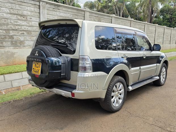 Mitsubishi Pajero 3.2 Di-Dc GLS 2012 Gold