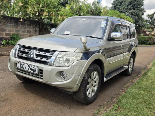 Mitsubishi Pajero 3.2 Di-Dc GLS 2012 Gold