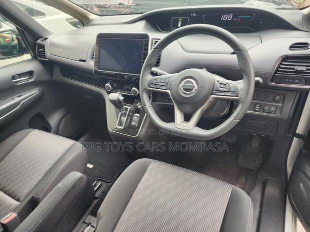 Nissan Serena 2019 White