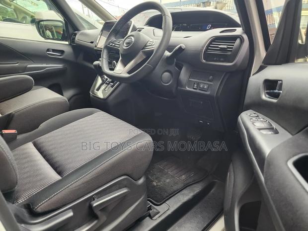 Nissan Serena 2019 White