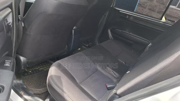 Toyota Corolla Fielder 1.5 Hybrid FWD 2015 Silver