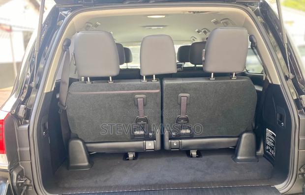 Toyota Land Cruiser 4.6 V8 ZX 2018 Black