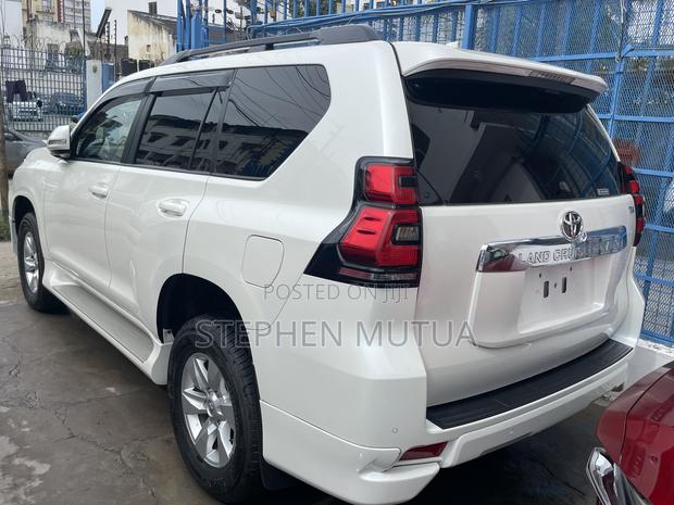 Toyota Land Cruiser Prado 2.8 2018 White