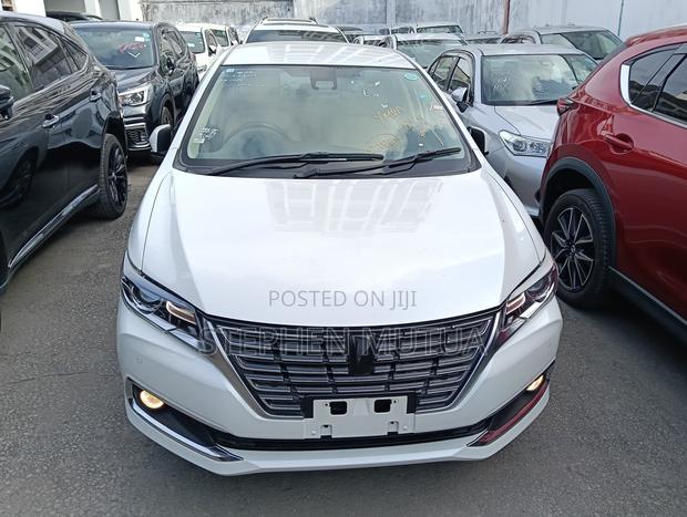 Toyota Premio 1.8 FWD 2019 White