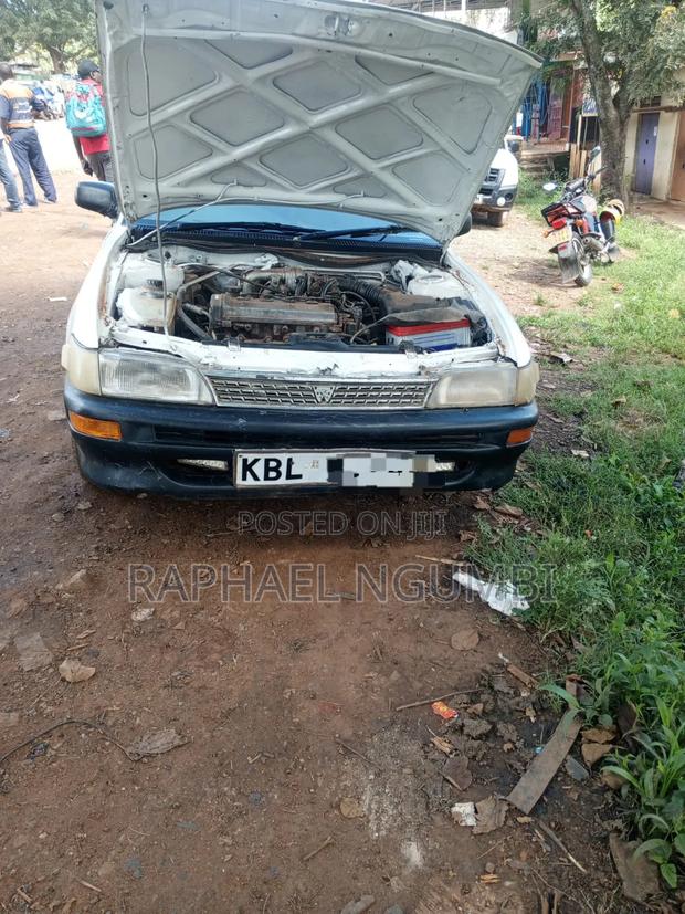 Toyota Corolla 2003 White
