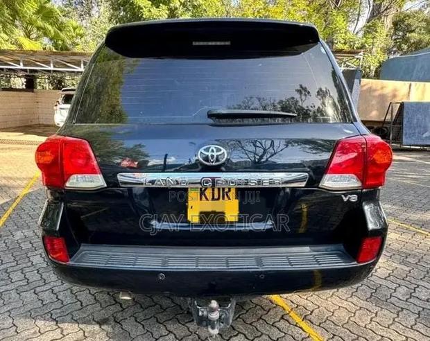 Toyota Land Cruiser 4.5 V8 DSL 2012 Black