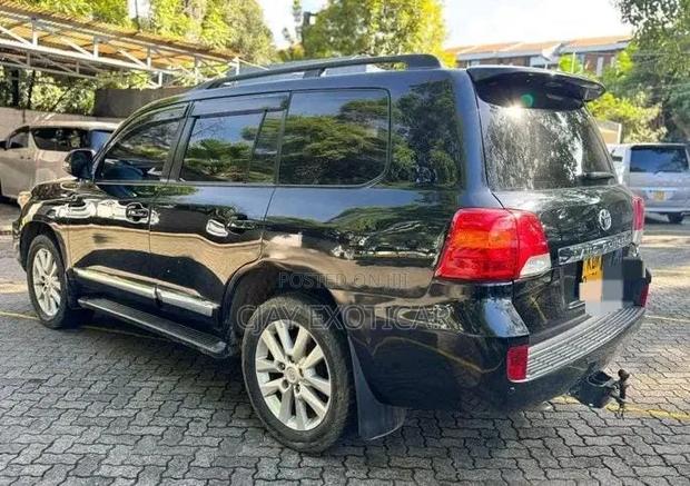 Toyota Land Cruiser 4.5 V8 DSL 2012 Black