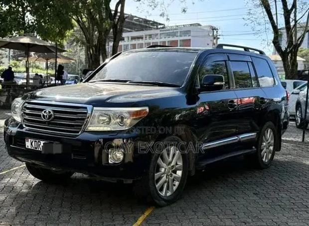 Toyota Land Cruiser 4.5 V8 DSL 2012 Black