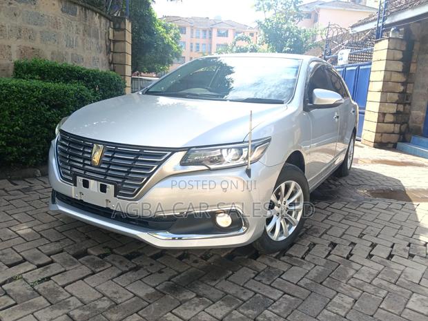 Toyota Premio 2018 Silver