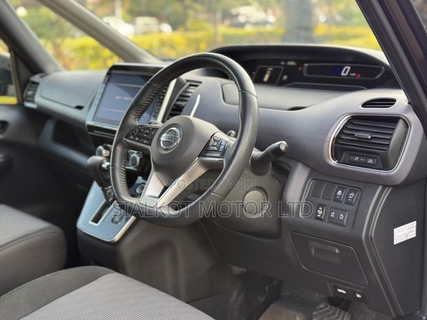 Nissan Serena 2019 Maroon
