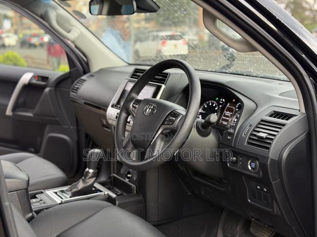Toyota Land Cruiser Prado 2.7 2020 Black