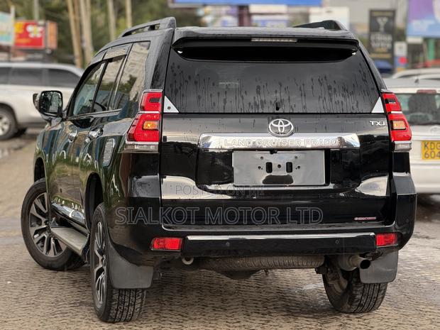 Toyota Land Cruiser Prado 2.7 2020 Black