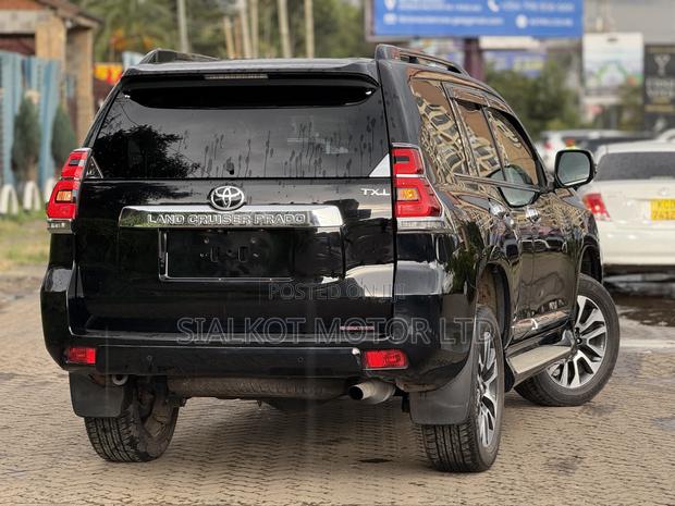Toyota Land Cruiser Prado 2.7 2020 Black