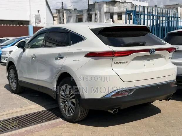 Toyota Harrier 2020 Off white