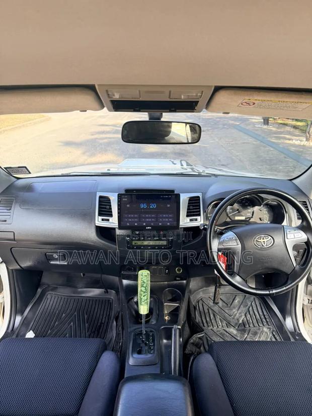 Toyota Hilux 3.0 D-4D 4x4 2015 White