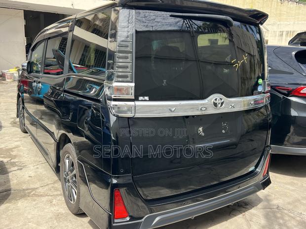 Toyota Voxy 2019 Matt Black