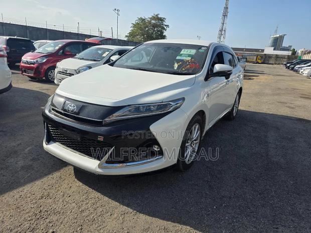 Toyota Harrier 2.0 Turbo GR Sport 2018 White