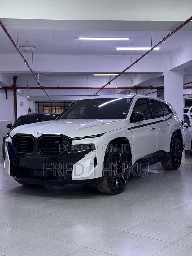 BMW XM Base AWD 2024 White