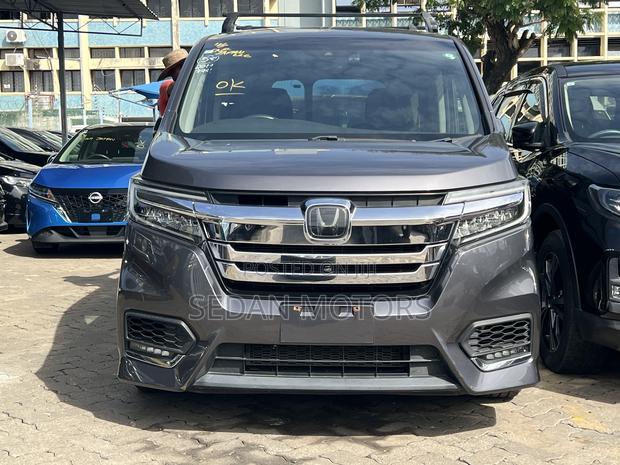 Honda Stepwgn 2019 Gray