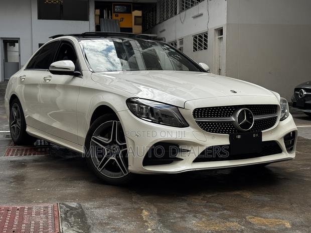 Mercedes-Benz C220 Classic 2019 White