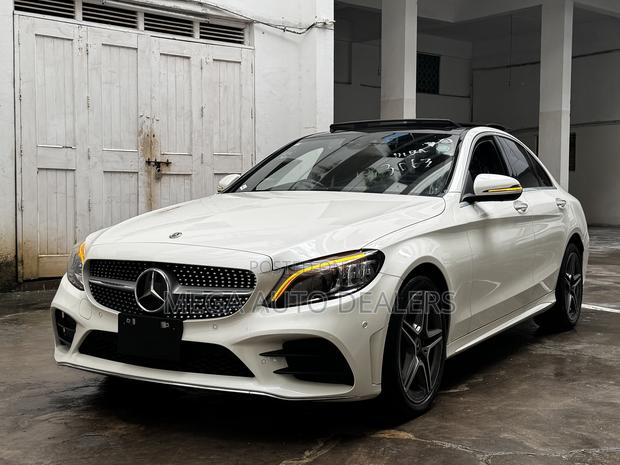Mercedes-Benz C220 Classic 2019 White