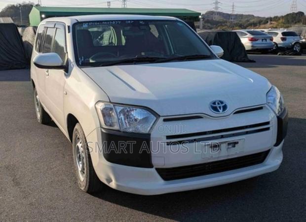 Toyota Probox 1.5 Hybrid DX Comfort 2020 Off white