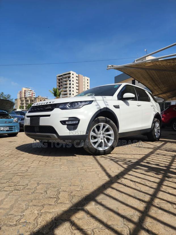Land Rover Discovery Sport 2018 White