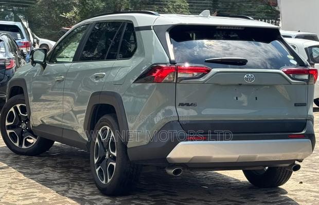 Toyota RAV4 Adventure AWD 2020 Green