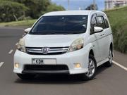 Toyota ISIS 1.8 Platana 2WD 2014 White for sale