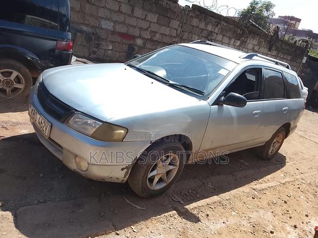 Nissan Advan 2003 Gray