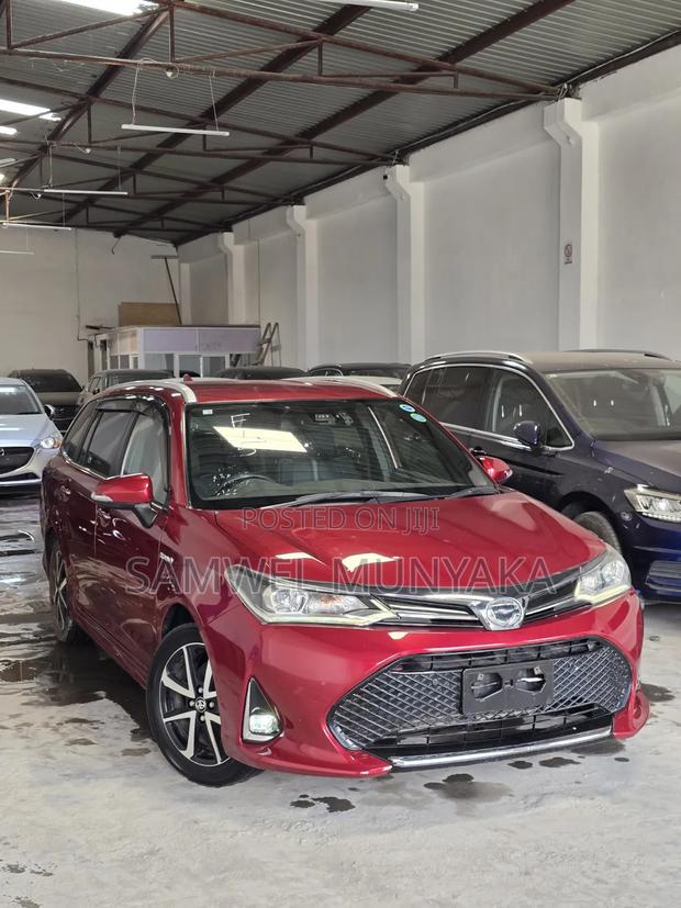 Toyota Corolla Fielder 1.5 Hybrid FWD 2019 Red
