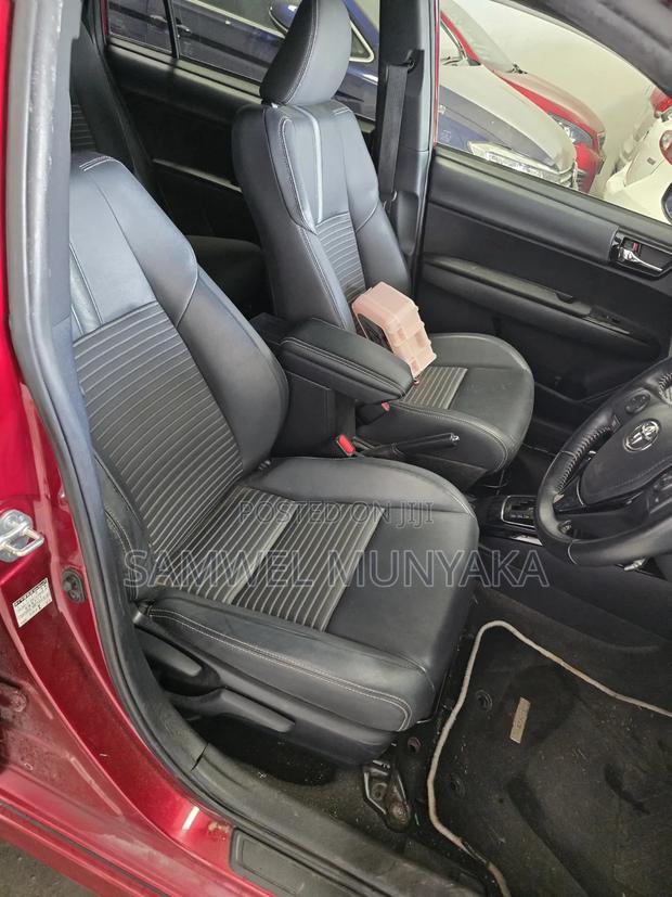 Toyota Corolla Fielder 1.5 Hybrid FWD 2019 Red