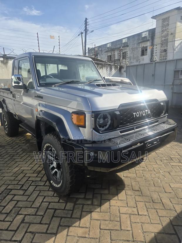 Toyota Land Cruiser 4.5 V8 TD 2020 Silver