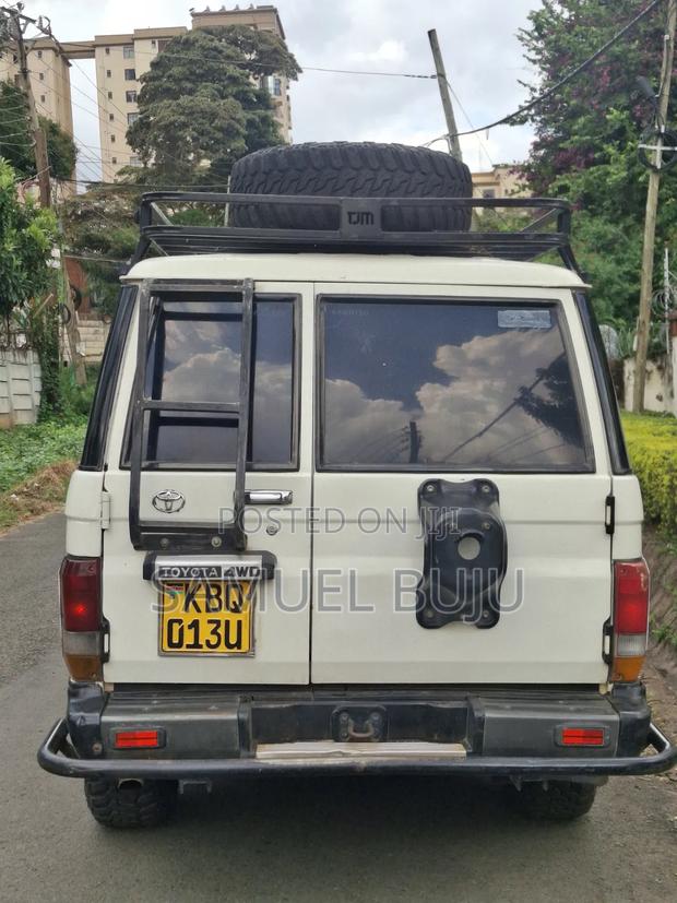 Toyota Land Cruiser 2011 Beige